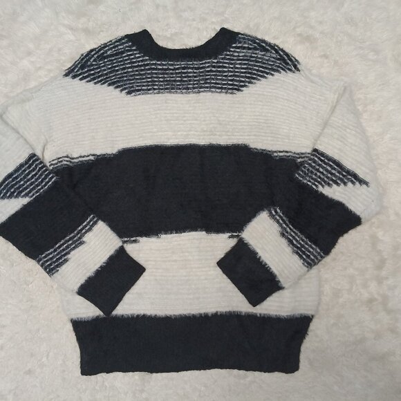 Knox Rose Women's Black and White Stripped Oversized Sweater Size L - Picture 3 of 8